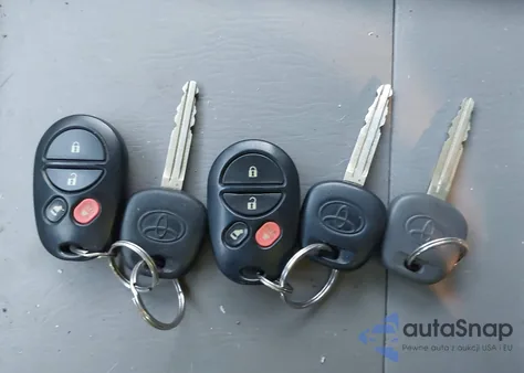 2005 Toyota Sienna Le from USA, damaged, VIN 5TDBA23C45S050105